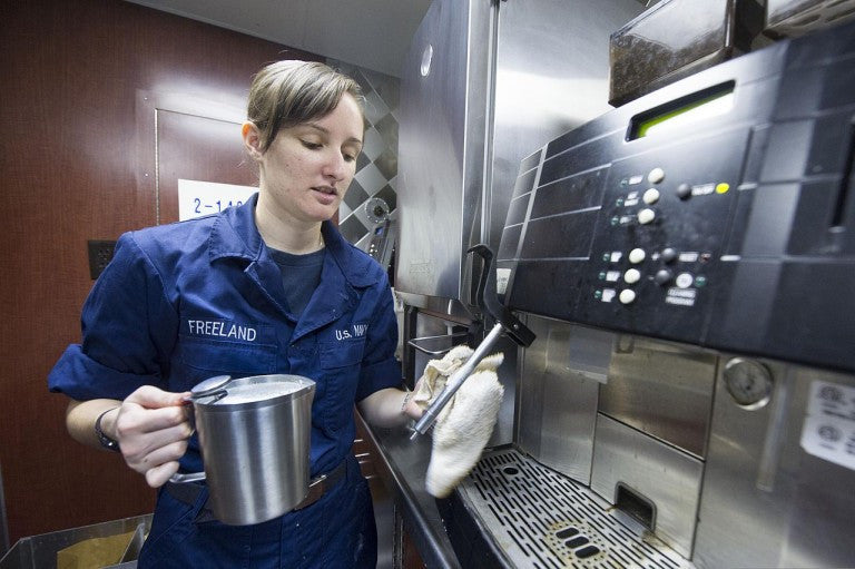 U.S. military gives caffeine to soldiers