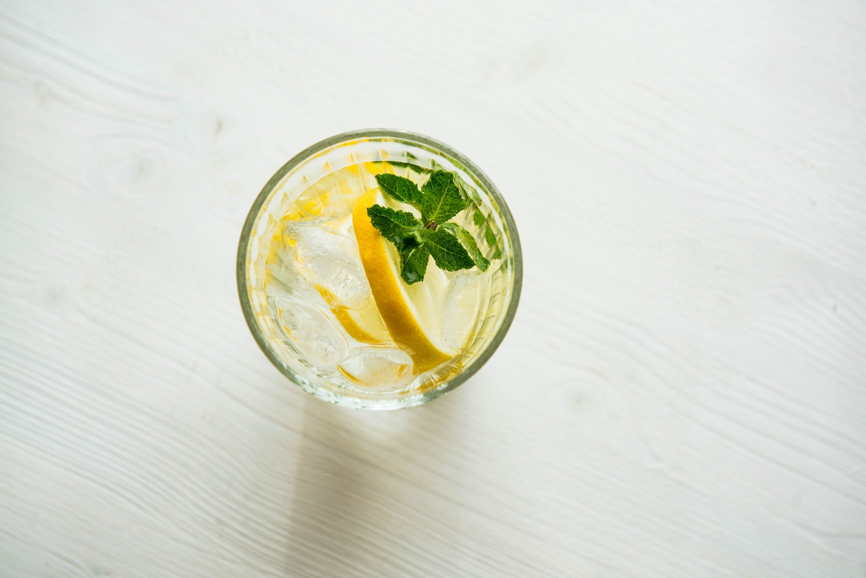 Healthful lemon water